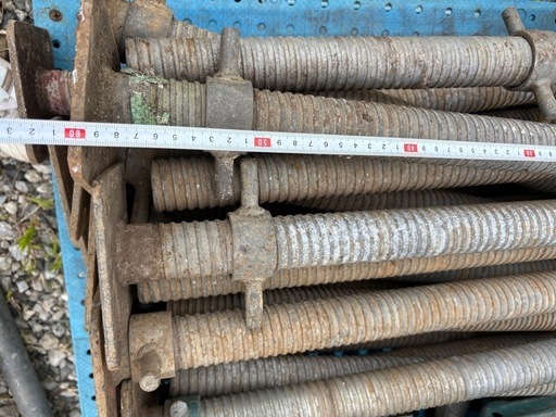 中古　中空カチコミ足場　ジャッキベース　中古　25本セット