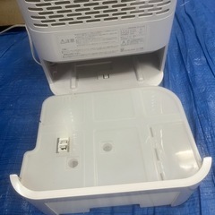 IRIS OHYAMA 除湿機 サーキュレーター付き スタンド型の画像