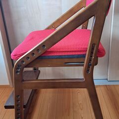 子ども　椅子　木製　高さ調整可能　細かいキズあります。の画像