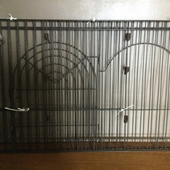 ペットサークル　ペットケージ　給水器付き　中型犬向きの画像