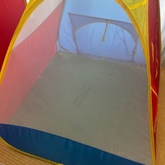 キッズテント　トンネルボール遊びの画像