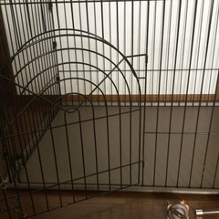 ペットサークル　ペットケージ　給水器付き　中型犬向きの画像