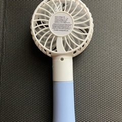 ★給電ケーブルなし！かわいいウサギのレインボーに光る可愛いハンディファン（うさぎブルー/風量2段階/充電式/携帯/扇風機/ミニ扇風機） の画像