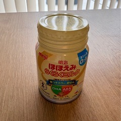 【新品未開封】粉ミルク　ほほえみ　800g×3個　おまけ付き
の画像