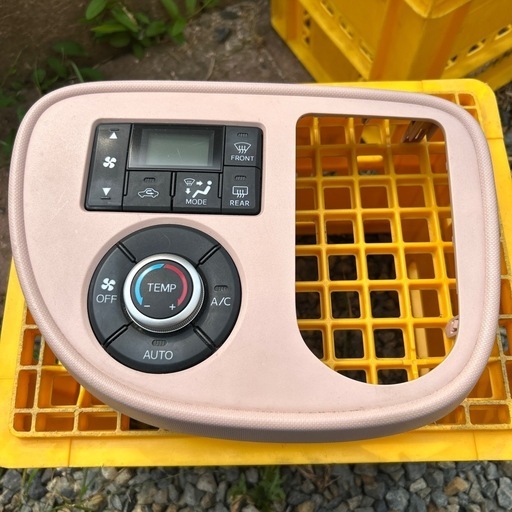 ミラココア ピンク内装 エアコンパネル (Kureha) 倉吉の車のパーツの
