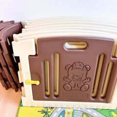 ☆クリーニング、アルコール除菌済み☆ベビーサークル 扉付き【８枚...