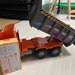 大型ダンプカーの画像