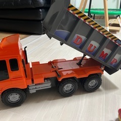 大型ダンプカーの画像