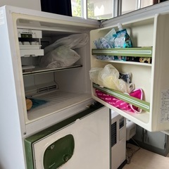 レトロ冷蔵庫ジャンクの画像