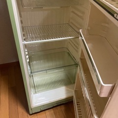 【レトロ調】冷凍冷蔵庫の画像