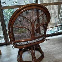 藤の椅子の画像
