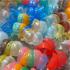 ガチャガチャ　空カプセル　おまつり、工作用の画像