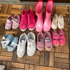 子供用シューズ