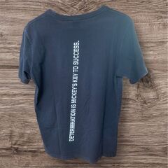 ディズニー ミッキーTシャツ メンズM ブラック クールデザイン オシャレの画像