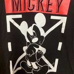 ディズニー ミッキーTシャツ メンズM ブラック クールデザイン オシャレの画像