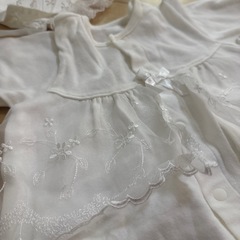 babyお洒落ロンパース＆ロンパース８枚　おもちゃ付の画像