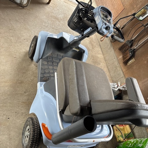 ジャンク品シニアカー中古品です