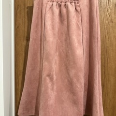 ピンクフレアスカートとリボン付きベージュパンツとネイビーセットアップ　まとめ売りの画像