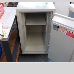 ID:213735   金庫　　ダイヤル　　カギ付きの画像