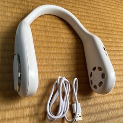 首掛け扇風機　羽なしホワイトの画像
