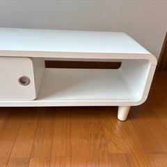 テレビボードの画像