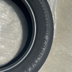 195/60R16 タイヤの画像