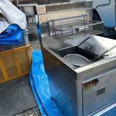 中古厨房 タニコー 卓上フライヤー NB-TCFL-4045G ＬＰガス 400×450×410   フライヤー　 業務用　 厨房機器　 ガスフライヤー　 架台付きの画像