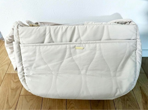 moncheri キャリーバッグ　キルティング　犬　ペット　ショルダーバッグ