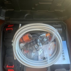 高圧洗浄機 コードレス 充電式 コンパクト【バッテリー2個付き】 軽量 吐出圧力2.4MPa 強力噴射 大掃除 家庭用 充電式ハンディウォッシャー PSE認証済み の画像