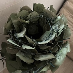 造花のグリーンフェンスの画像