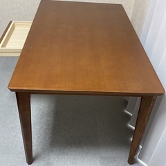 ニトリ　ダイニングテーブル　机　デスクの画像