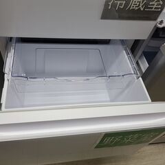 J9943【リユースのサカイ柏店】HITACHI　ヒタチ　３ドア冷蔵庫　R-V32TV　2024年製 クリーニング済み　参考価格184,800円の画像