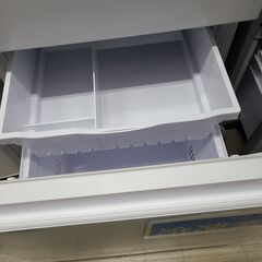 J9943【リユースのサカイ柏店】HITACHI　ヒタチ　３ドア冷蔵庫　R-V32TV　2024年製 クリーニング済み　参考価格184,800円の画像