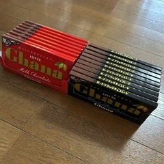 決まりました　バラ売可能　ガーナミルクチョコレート8枚+ガーナブラックチョコレート9枚の画像