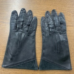 美原店 GIVENCHY レザー 手袋 レディース　ファッションの画像