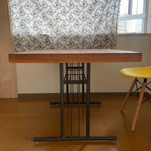 ダイニングテーブル