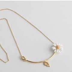 ⭐︎新品⭐︎デイジーの花　ネックレスの画像