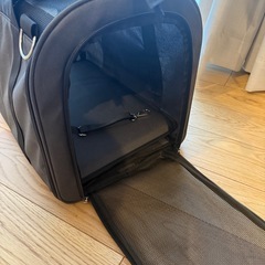 ほぼ新品　ペットキャリー　犬猫　キャリーバッグの画像