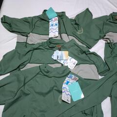 ラッシュガードとマリンシューズの画像