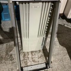しっかり冷えます　コロナ　窓用エアコン　屋外清掃済み　標準枠セット　12年製の画像