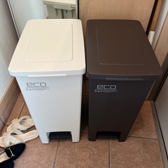 ペダル式ゴミ箱