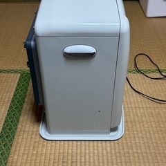 ダイニチ　ブルーヒーターとポリタンク2個のセットの画像