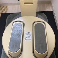 ［健康器具］SANYO／サンヨー　ホームリフレッシュマシン 電動ステッパー（HRM-DS1 CW・クリーム色）の画像