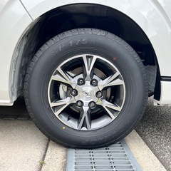ハイエース 純正 アルミホイールの中古が安い！激安で譲ります