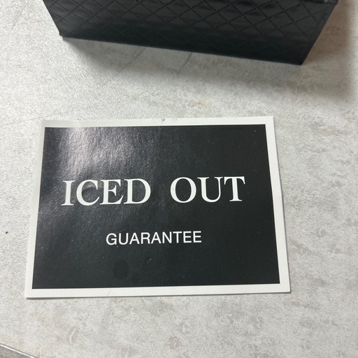 ICED OUT腕時計⌚️早い者
勝ち❗️受け渡し場所を変更したければメッセージでお伝え下さい。