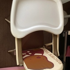 ベビーチェアー　テーブル付きの画像