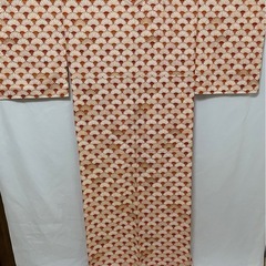 小紋着物扇模様オレンジとクリームの画像