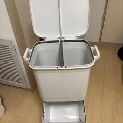 ゴミ箱の画像