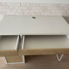 IKEAデスクの画像