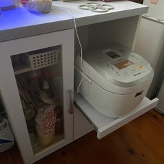 ※決まりました※炊飯器置き 食器棚の画像